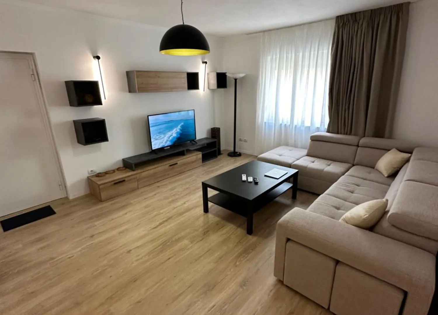Apartment New Bazaar Studios Tirana